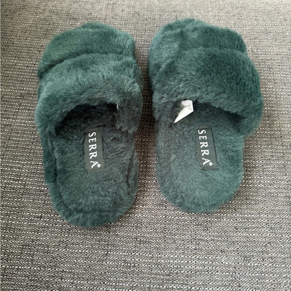 Slippers - Picture 3 of 4